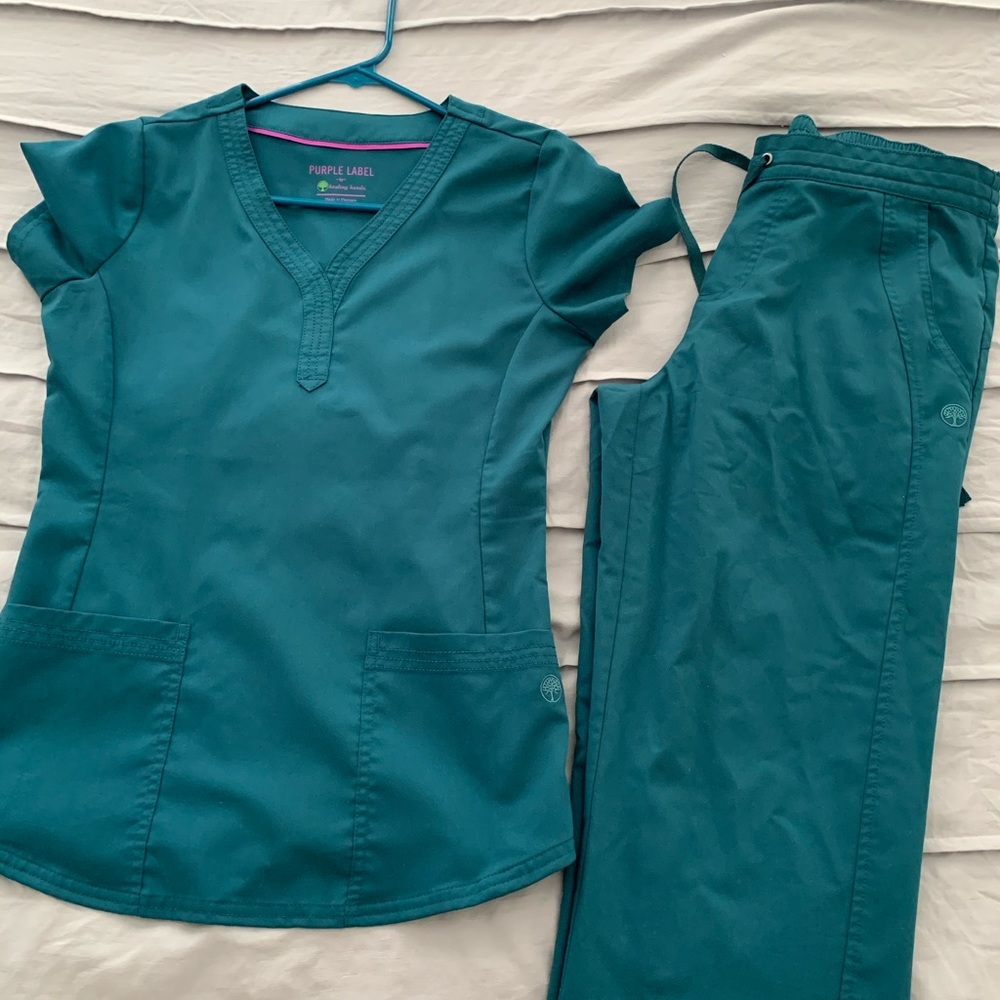 Purple Label Healing Hands scrub set